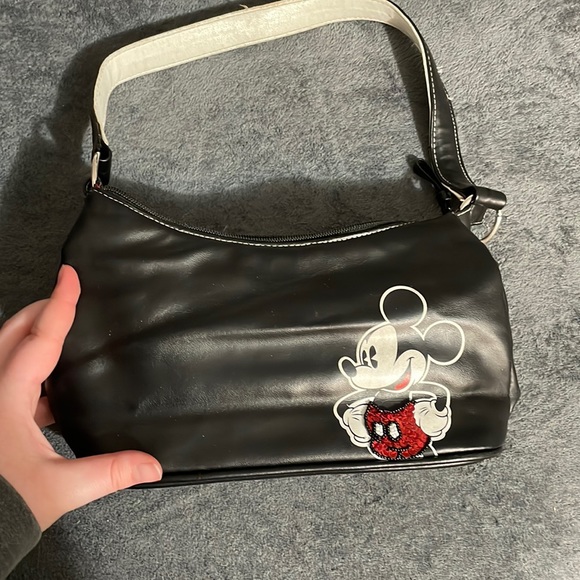 Black Disney purse with Mickey on it - Picture 1 of 4